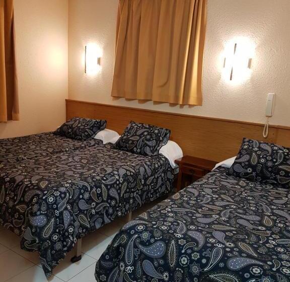 اتاق استاندارد سه نفره, Arinsal