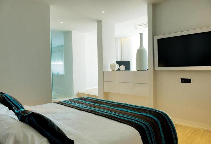 سوئیت پنت هاوس, Hassotel