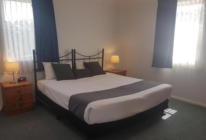 침실 3개 아파트, Mid City Motor Inn Singleton