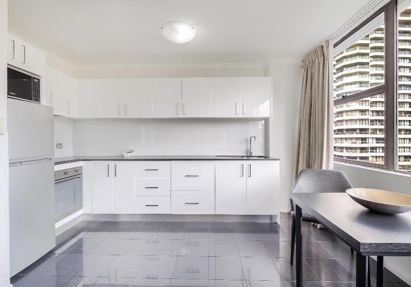 استودیوی استاندارد, Oaks Sydney Hyde Park Suites