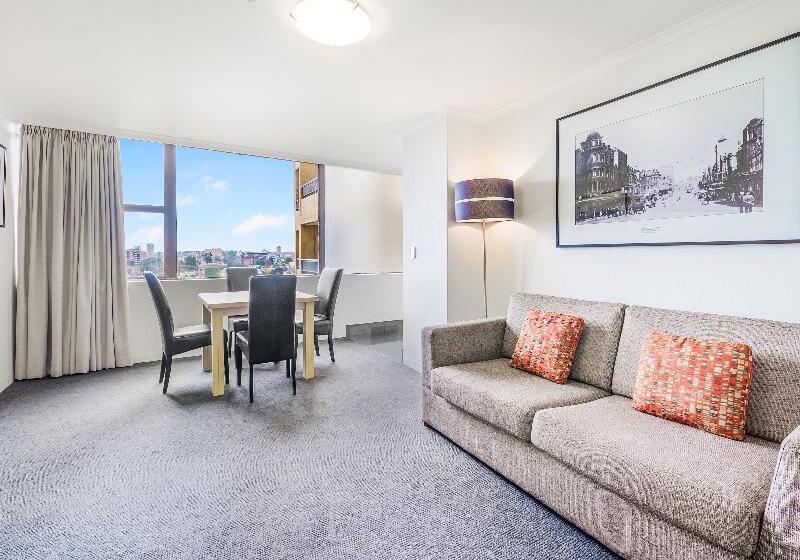 آپارتمان مدیریتی 2 خوابه, Oaks Sydney Hyde Park Suites