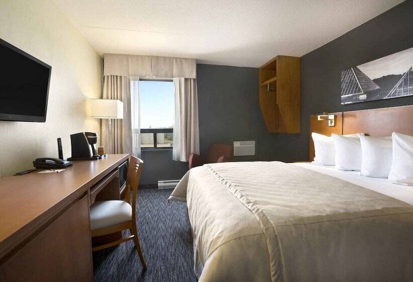 デラックススイート, Travelodge By Wyndham Edmonton West