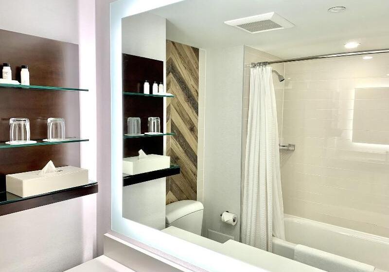Номер Стандартный Кровать Куин, Delta Hotels By Marriott Sherbrooke Conference Centre