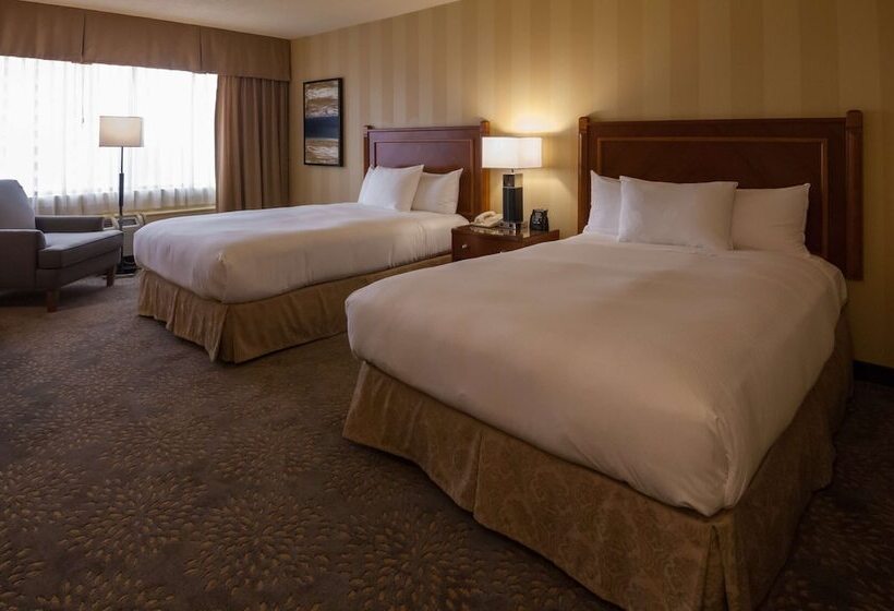 ２ダブルベッドのスタンダードルーム, Doubletree By Hilton Hotel London Ontario