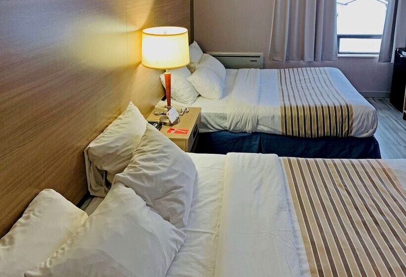 Номер Стандарт 2 Двуспальные Кровати, Econo Lodge Airport Quebec