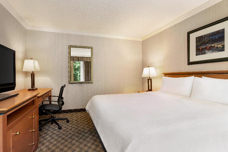 스탠다드 룸 킹사이즈 침대, Holiday Inn & Suites North Vancouver, An Ihg