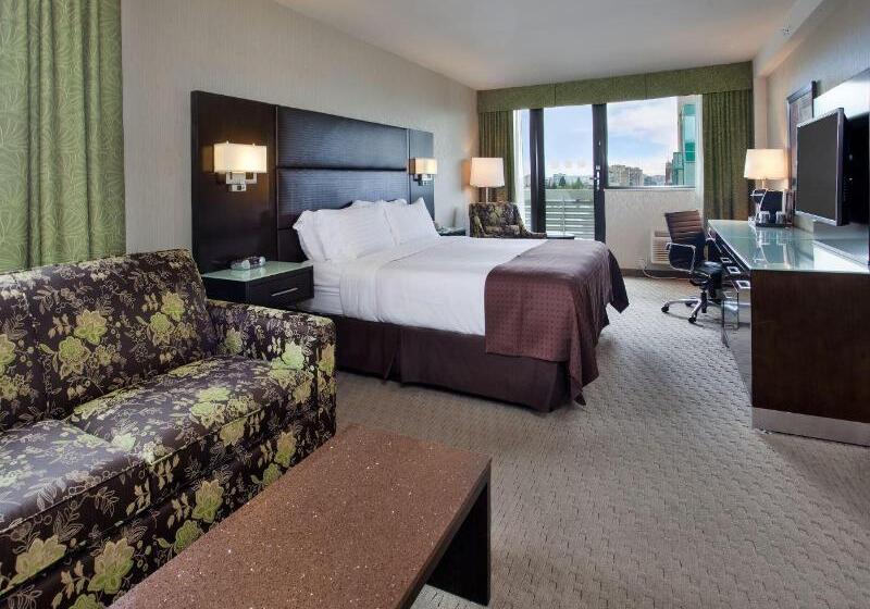 キングサイズベッドのスタンダードルーム, Holiday Inn Vancouver Centre Broadway, An Ihg