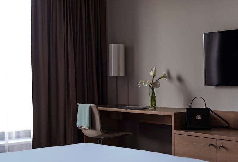 Номер Superior, Pullman Basel Europe