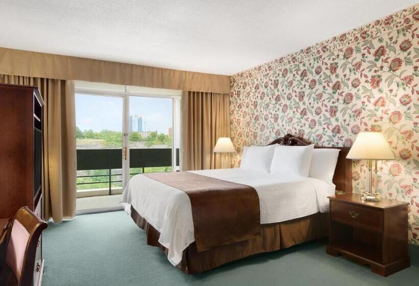 חדר סטנדרט עם מיטת קינג, Travelodge By Wyndham Niagara Falls Fallsview