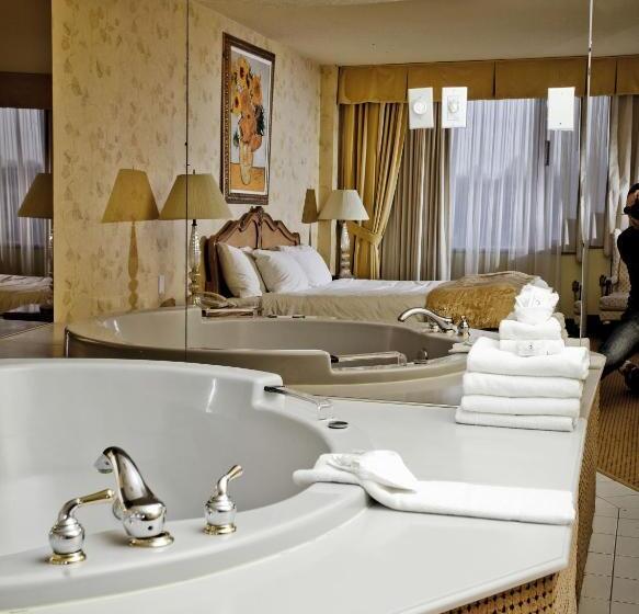 キングサイズベッドのスタンダードルーム, Travelodge By Wyndham Niagara Falls Fallsview