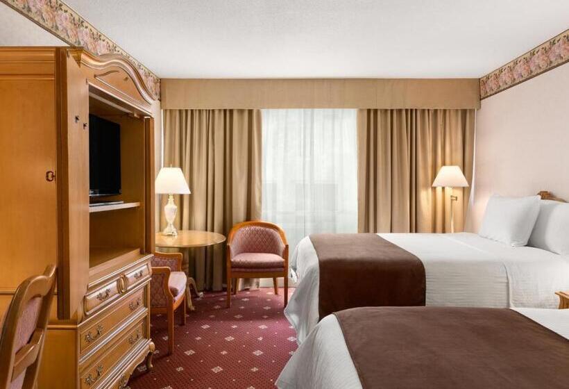 חדר סטנדרט נוף לעיר, Travelodge By Wyndham Niagara Falls Fallsview
