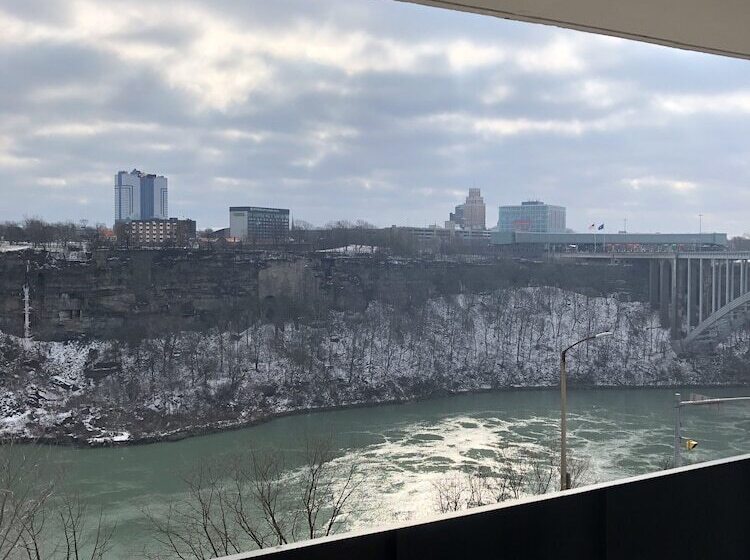 חדר סטודיו סטנדרד, Travelodge By Wyndham Niagara Falls Fallsview