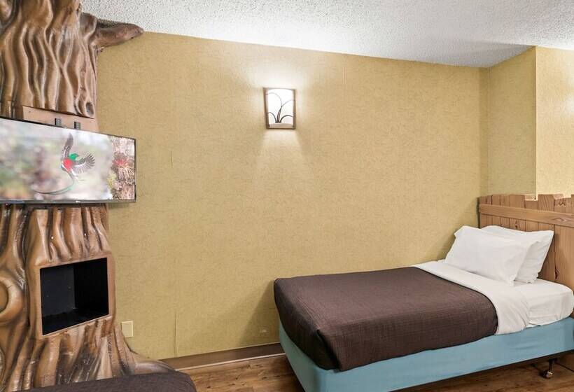 테마 스위트, Travelodge Hotel By Wyndham Saskatoon