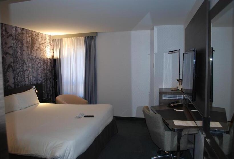 キングサイズベッドのスタンダードルーム, Doubletree By Hilton Ottawa Downtown