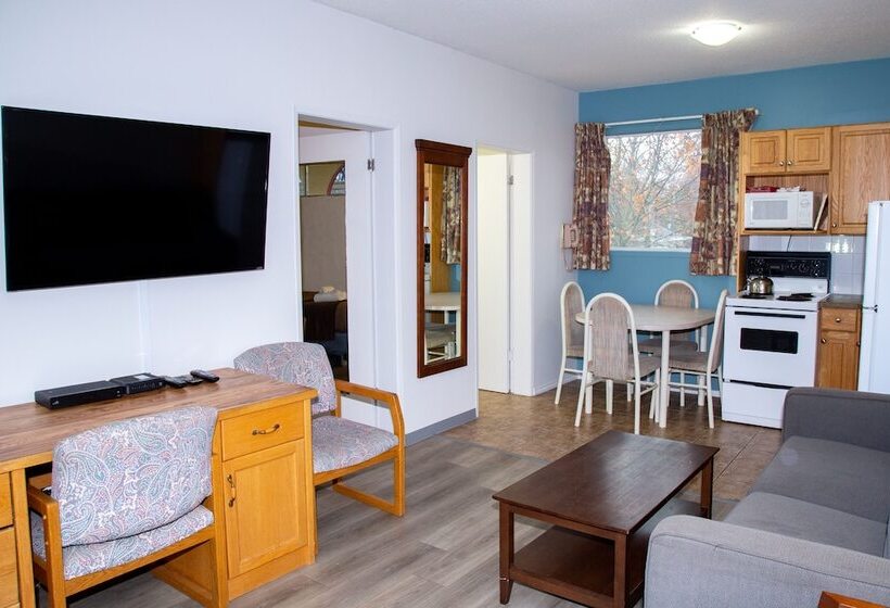 سوییت, Spanish Villa Resort