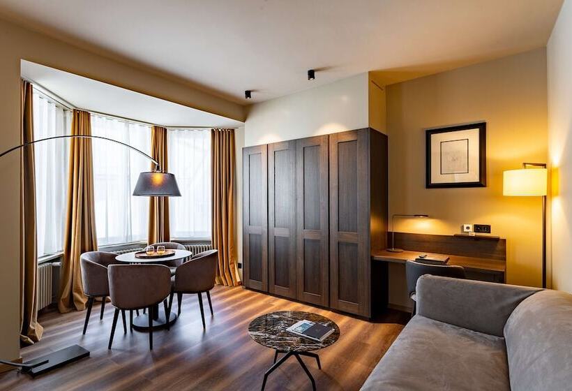 سوییت جونیور, Art Boutique Hotel Monopol