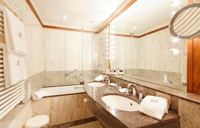 اتاق لوکس, Art Boutique Hotel Monopol