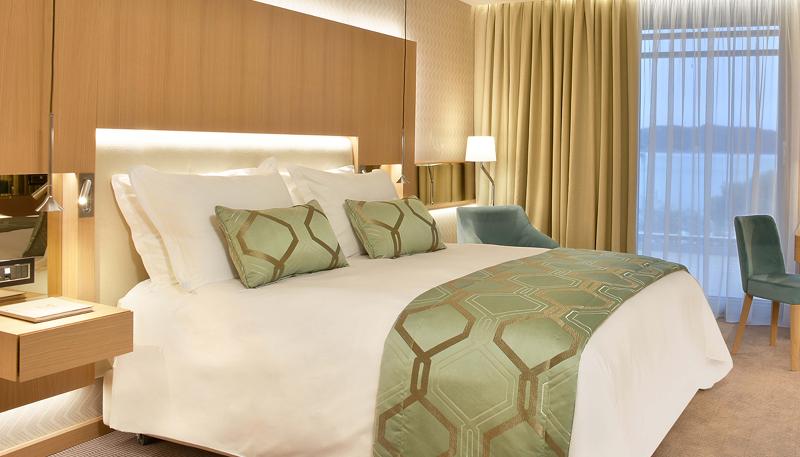 اتاق لوکس, Art Boutique Hotel Monopol