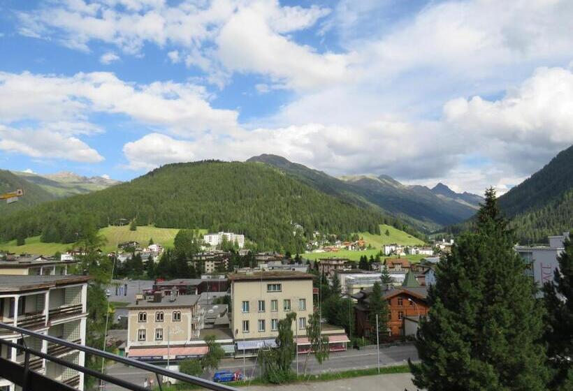اتاق استاندارد با بالکن, Derby Davos