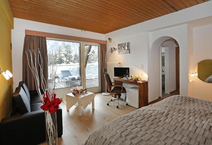 سوئیت پرزیدنت, Derby Davos