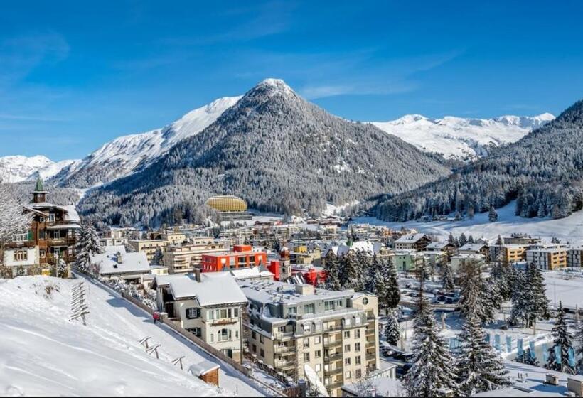 اتاق لوکس با بالکن, Derby Davos