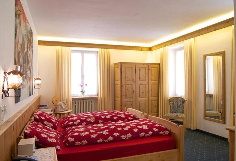 اتاق استاندارد سه نفره, Poschiavo Suisse