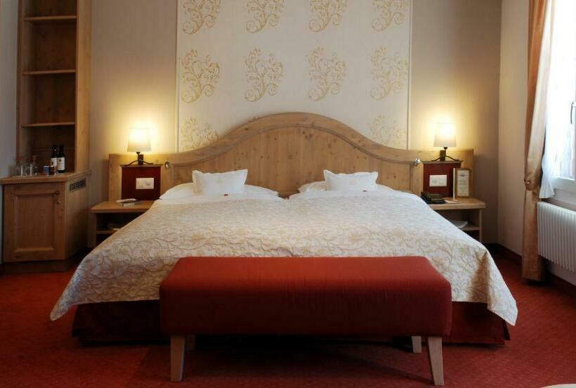 Трехместный Номер Комфорт, Romantik Hotel Schweizerhof