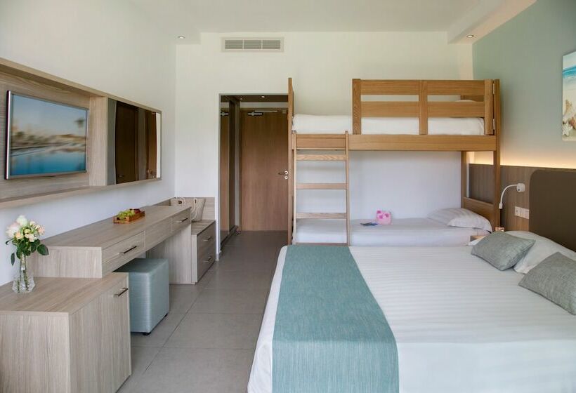 Семейный Номер, Asterias Beach