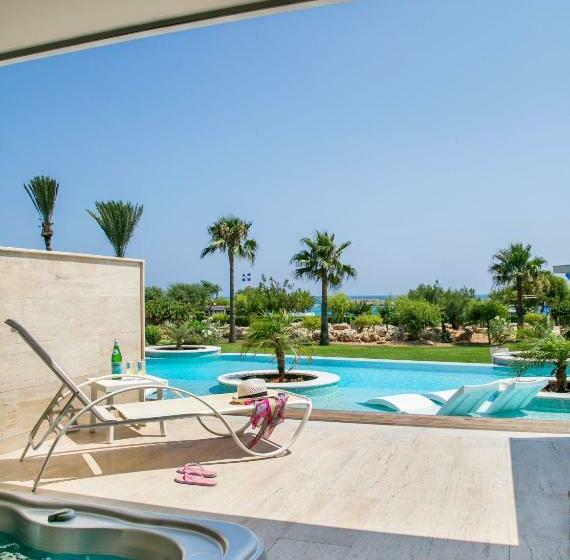 Полулюкс, Asterias Beach