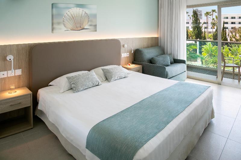 Номер Стандарт Вид на Бассейн, Asterias Beach