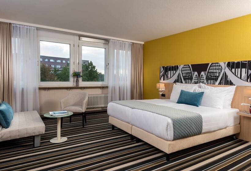 Номер Superior, Leonardo Hotel Hamburg Elbbrücken