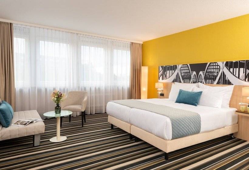 Трехместный Номер Комфорт, Leonardo Hotel Hamburg Elbbrücken