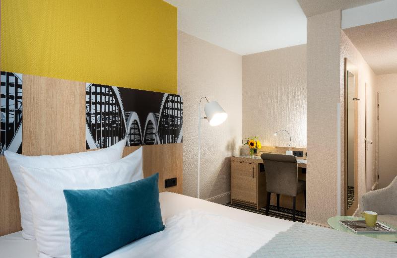 Номер Комфорт, Leonardo Hotel Hamburg Elbbrücken
