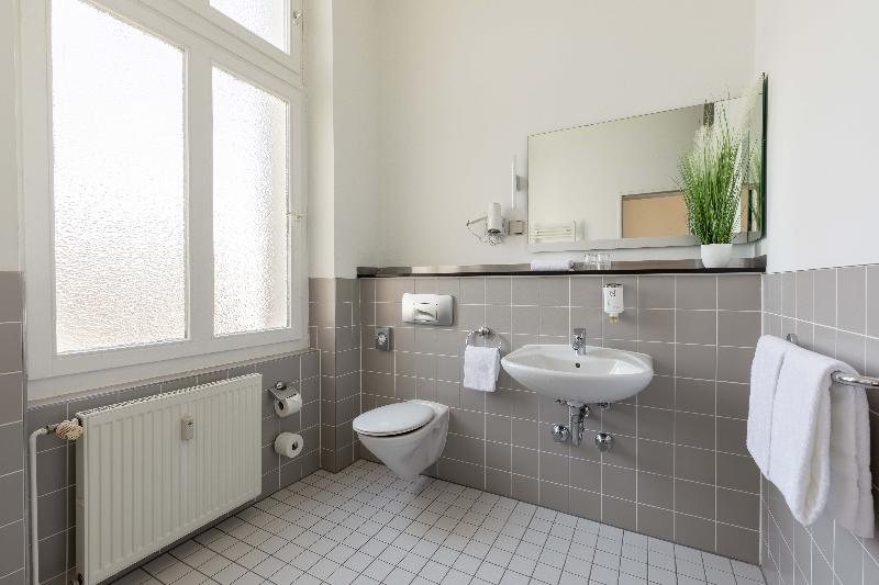 اتاق استاندارد سه نفره, Novum  Gates Berlin Charlottenburg