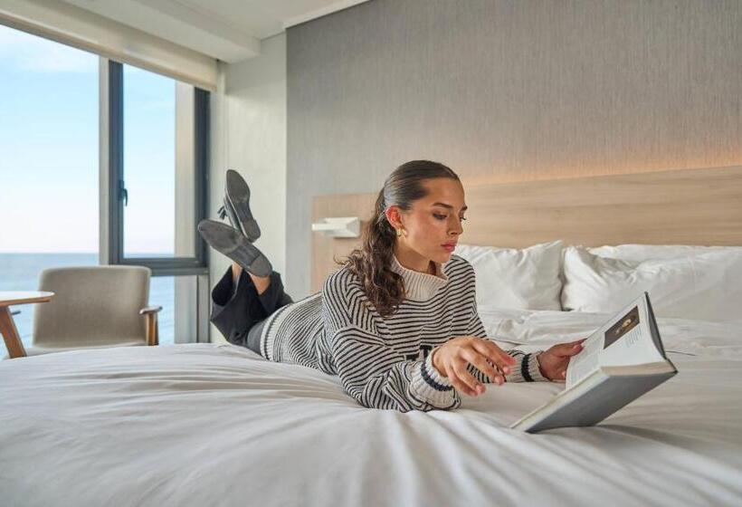 اتاق لوکس با چشم‌انداز دریا, Pullman Vina Del Mar San Martín