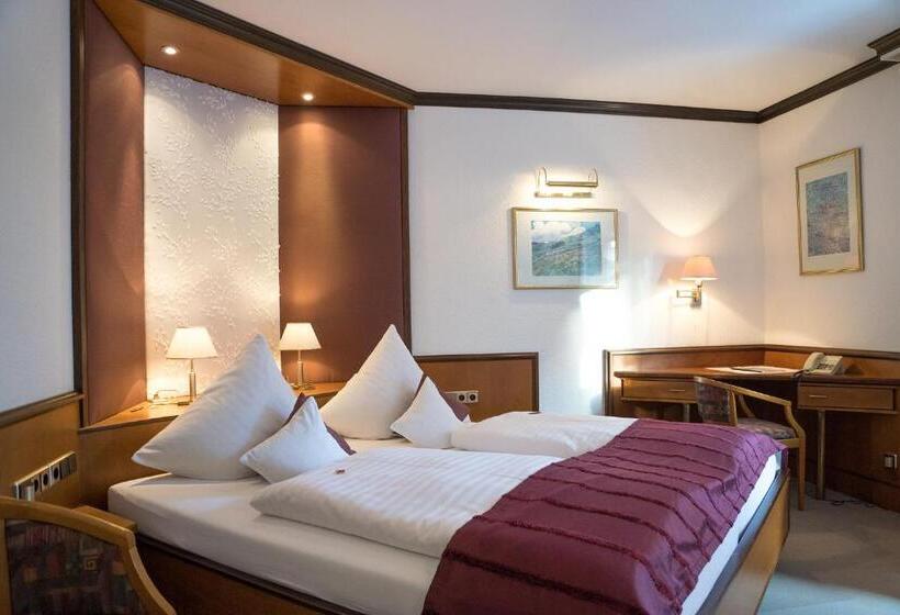 Quarto Estandar, Chalet