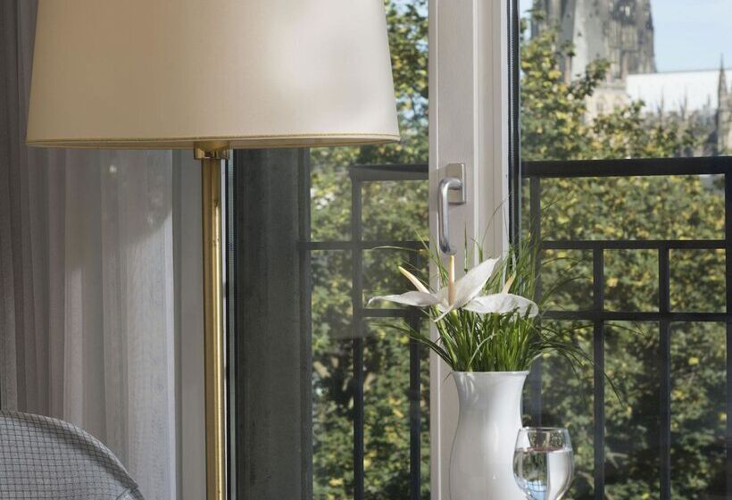 اتاق سوپریور یک تخته, Maritim Hotel Köln