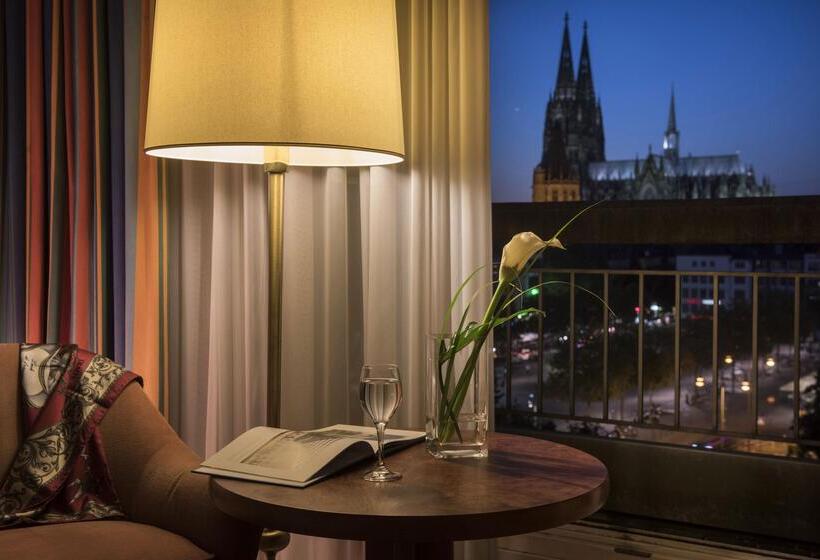 اتاق سوپریور یک تخته, Maritim Hotel Köln