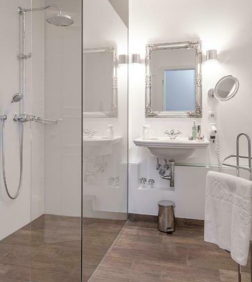 Suite, Miramar