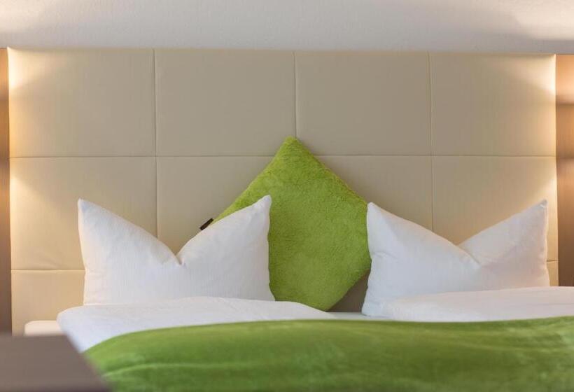 Номер Стандарт Трехместный, City Hotel Freiburg
