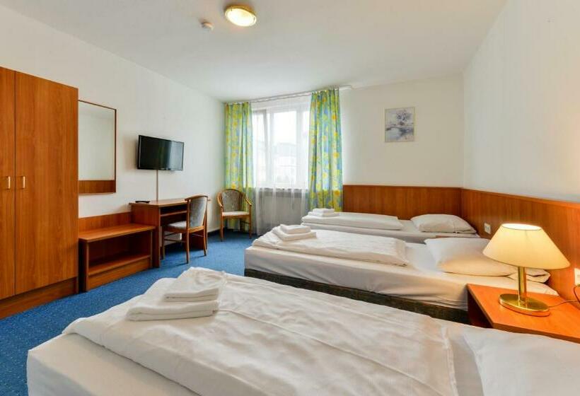 Quarto Triplo Comfort, Liebig
