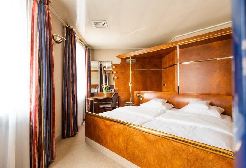 Suite, Royal