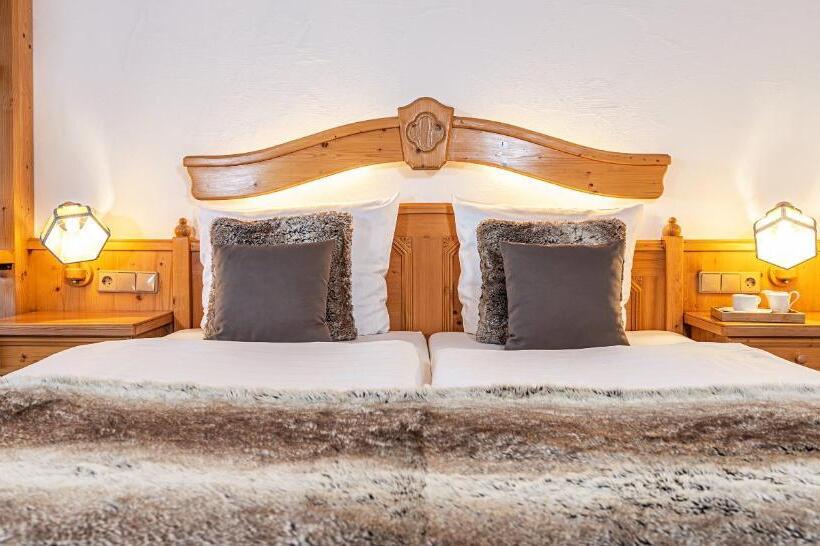Полулюкс, Victor S Seehotel Weingärtner Bostalsee