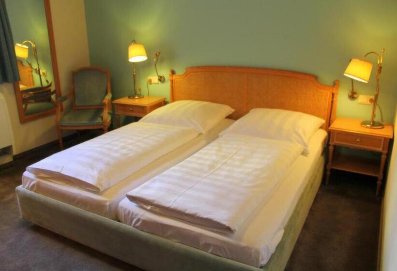 Quarto Clássico, Burggartenpalais