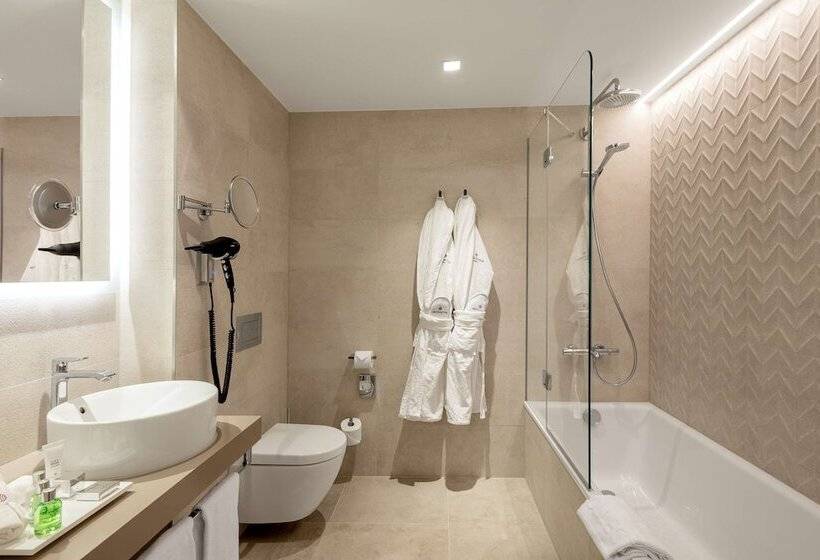 Premium room with view, NH Collection Munchen Bavaria