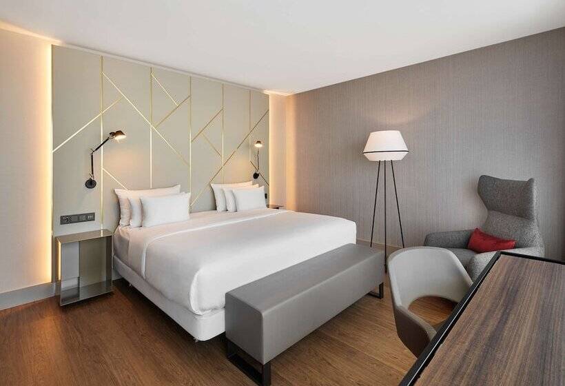 Premium room with view, NH Collection Munchen Bavaria