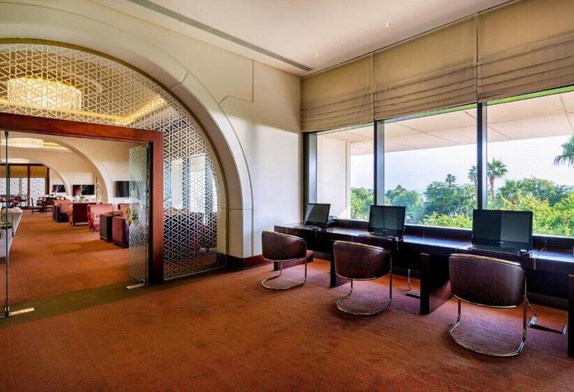 سوییت جونیور, Sheraton Grand Doha Resort & Convention