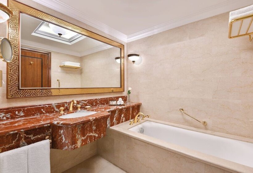 اتاق لوکس با چشم‌انداز, Sheraton Grand Doha Resort & Convention