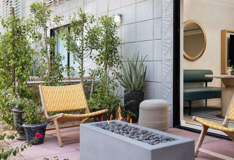 اتاق سوپریور, Conrad Dublin