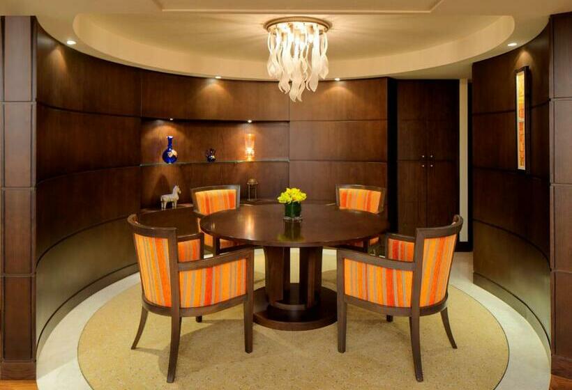 سوییت اجرایی, Hyatt Regency Dubai   Corniche